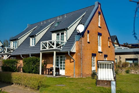 Property building, Garden view