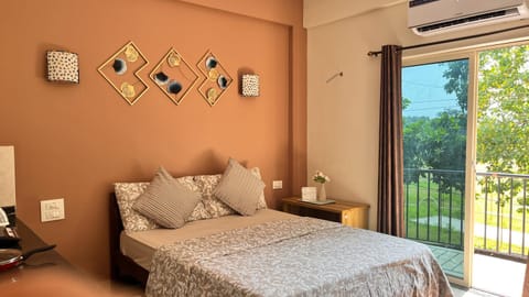 Bed, Balcony/Terrace, Bedroom