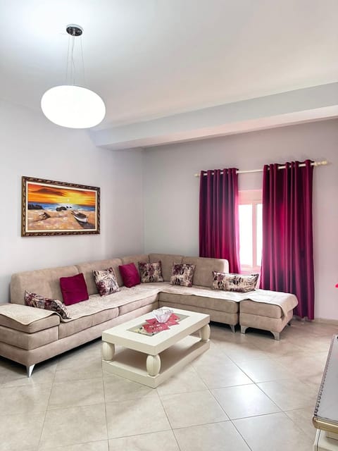 Bed, Living room, Photo of the whole room, Seating area, Bedroom