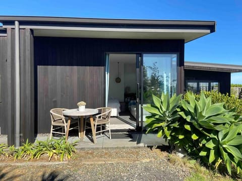 Raglan Studio at The Coastal Retreat Villa in Raglan