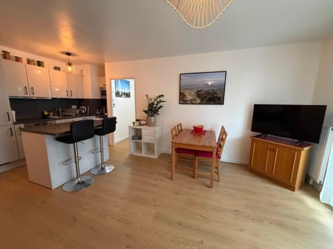 TV and multimedia, Dining area