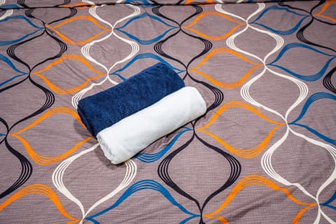 Bed, Bedroom, towels