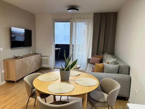 Communal lounge/ TV room, TV and multimedia, Living room, Seating area