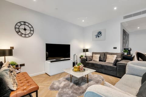 Communal lounge/ TV room, TV and multimedia, Living room, Seating area