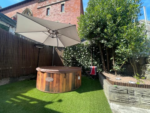 Spacious 5 Bedroom House - 2 Bath - City Centre - Free Parking House in Cardiff