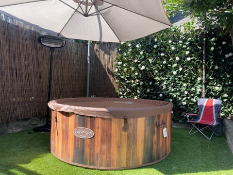 Spacious 5 Bedroom House - 2 Bath - City Centre - Free Parking House in Cardiff