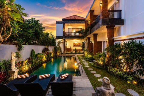 Property building, Swimming pool