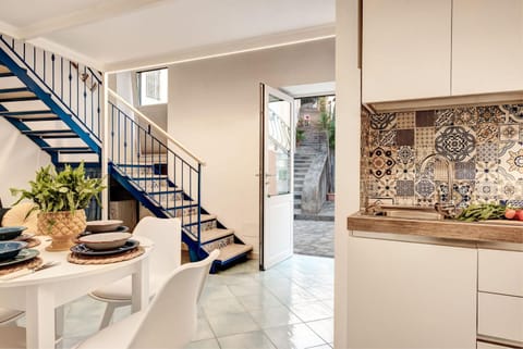 Spring, Winter, Summer, Kitchen or kitchenette, Autumn