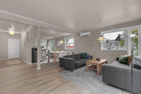 Communal lounge/ TV room, Living room