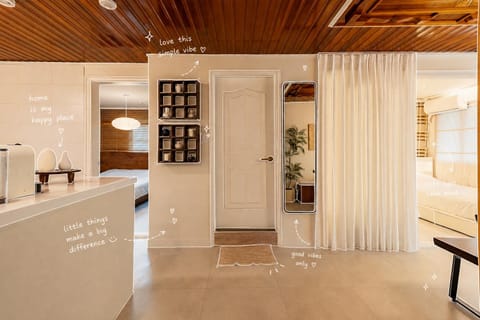 Toilet, Living room, Bedroom, heating, kitchen, air conditioner