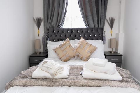 Bed, Bedroom