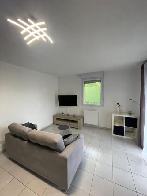 Communal lounge/ TV room, TV and multimedia, Living room