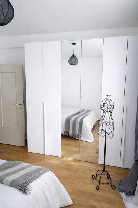 Bedroom, wardrobe