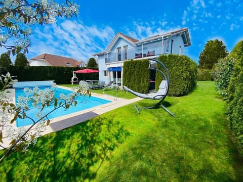 Villa with Pool - Leon's Holiday Homes House in Aargau, Switzerland