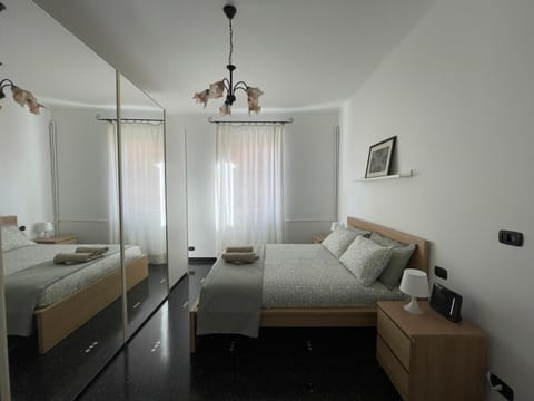 Bed, Bedroom, internet, wardrobe