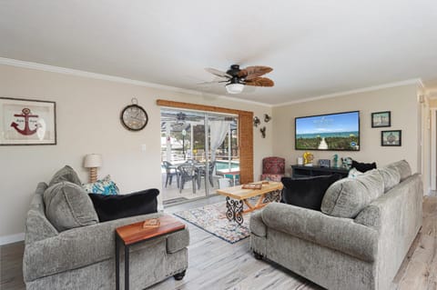 Rum N Reel House in St James City