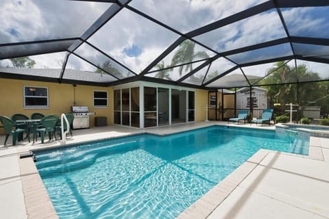 Rum N Reel House in St James City