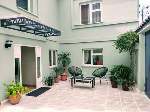 Traditional House L&A Korçë House in North Macedonia