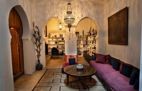 Library, Living room, Seating area