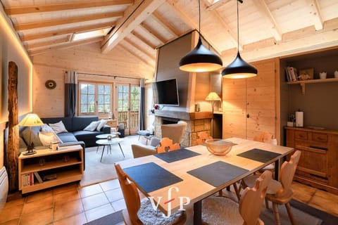 Appartement style chalet - vue sur les montagnes Apartment in Riddes