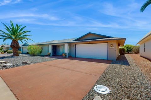 Long-Term Stay in Sun City! Lovely Home with Patio House in Sun City