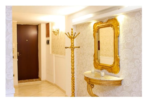 Property building, Bathroom, Kitchen or kitchenette, kitchen, kitchen