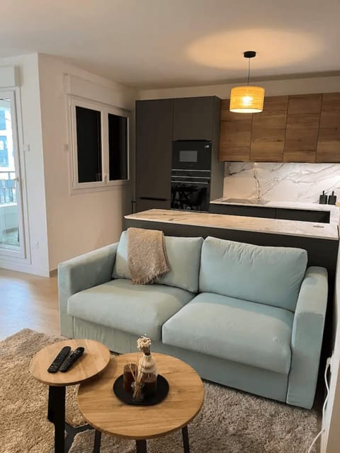 Modern apartment with terrace Apartment in Île-de-France