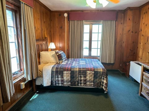 Starved Rock Lodge Hotel in Deer Park Township