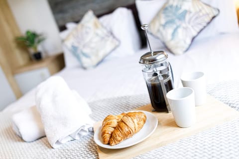 2Bed Whitley Bay Home - Free Parking, Close to beach & St Mary's Lighthouse Apartment in Whitley Bay