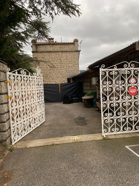 Fouettara 2 Apartment in Saint-Étienne