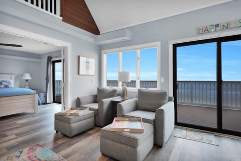 SA101 Beachfront directly on the sand! House in Vilano Beach