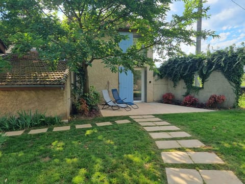 Facade/entrance, Garden