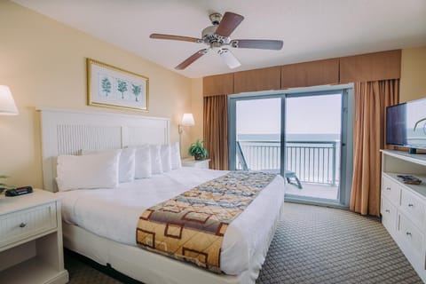 Direct Oceanfront, Unit 907, 4 Bedroom, 3 Bath, Resort House in Myrtle Beach