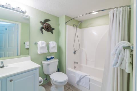 Direct Oceanfront, Unit 907, 4 Bedroom, 3 Bath, Resort House in Myrtle Beach