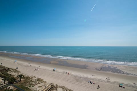 Direct Oceanfront, Unit 907, 4 Bedroom, 3 Bath, Resort House in Myrtle Beach