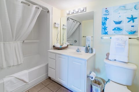 Paradise Resort, Unit 802, 4 Bedroom, 3 Bath, Direct Oceanfront House in Myrtle Beach