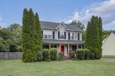 Vacation N the Station Spacious Cozy 3 bed House in Tennessee