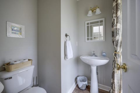 Vacation N the Station Spacious Cozy 3 bed House in Tennessee