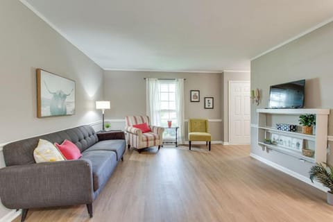 Sunset Stay Pet Friendly 2bed 1 bath House in Murfreesboro