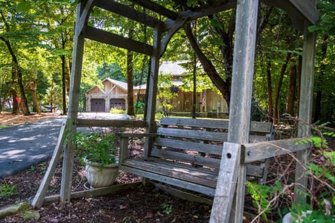 The Wagon Wheel Cabin Hot Tub Sleeps 10 Spacious Cabin in Alabama