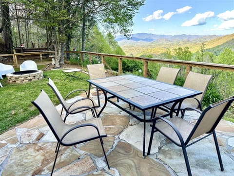 Smokey Vista Lodge House in Tennessee