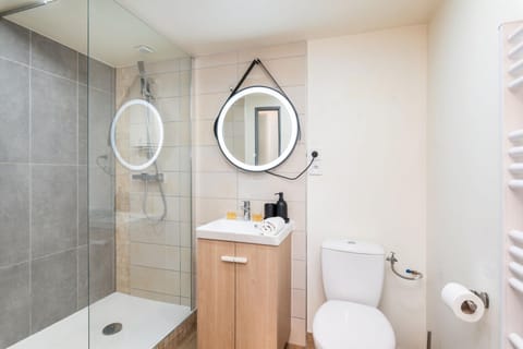 Le Tolstoï & SPA Apartment in Villeurbanne