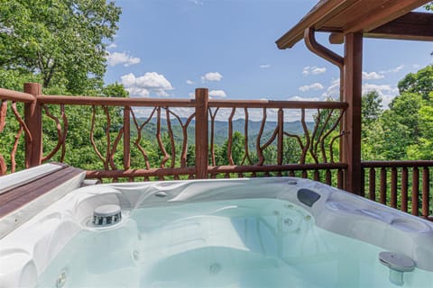 Natural landscape, Hot Tub, View (from property/room), Balcony/Terrace, Mountain view