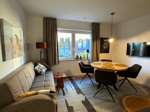 Living room, Dining area, Food