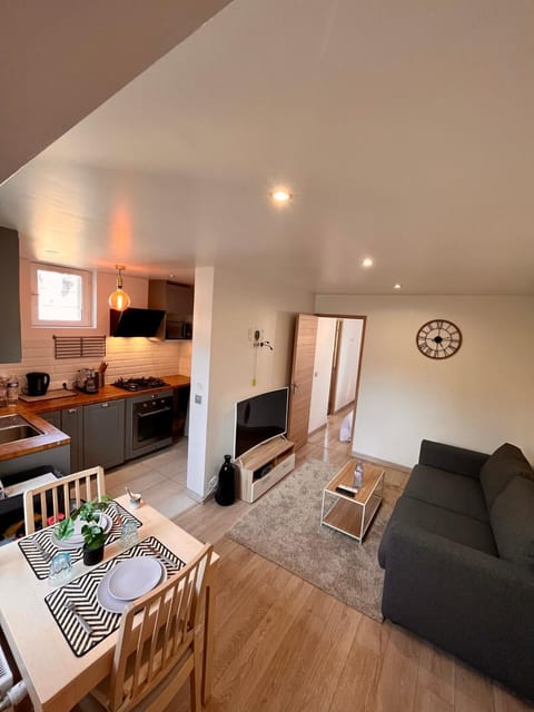 Appart 4 personnes proche PARIS Tour Eiffel Apartment in Île-de-France