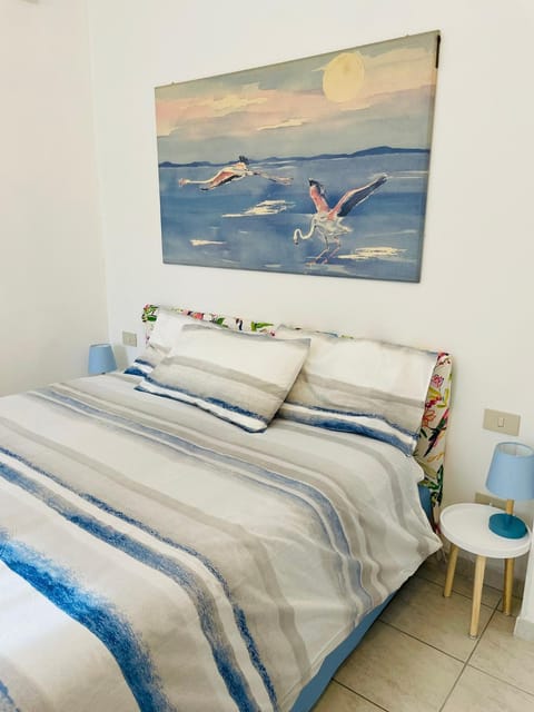 Bed, Decorative detail, Bedroom