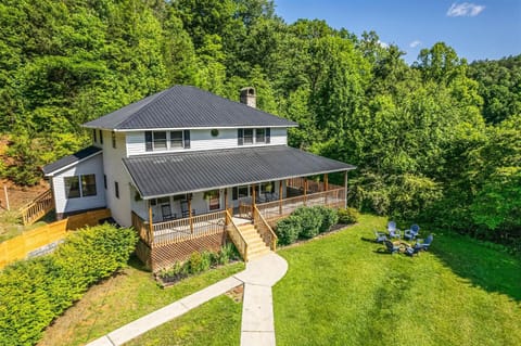 Alarka Creek Farmhouse House in Swain County