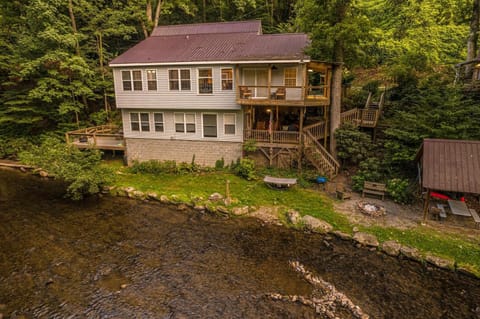 Alarka Creek Oasis House in Swain County