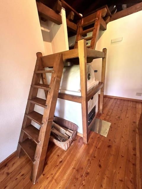 Communal lounge/ TV room, heating