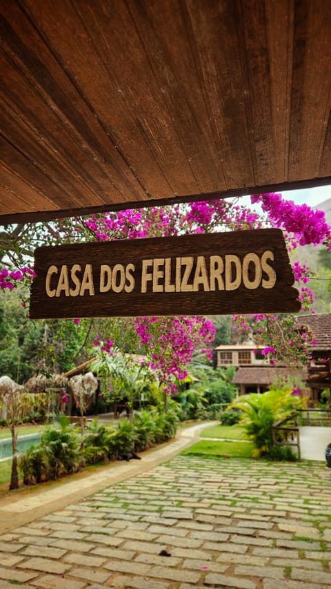 Facade/entrance, Property logo or sign, Garden, Logo/Certificate/Sign, Garden view, Street view, Parking